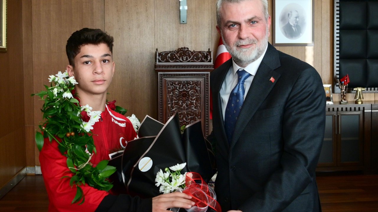 Başkan Görgel, Balkan Şampiyonu Genç Güreşçileri Ağırladı