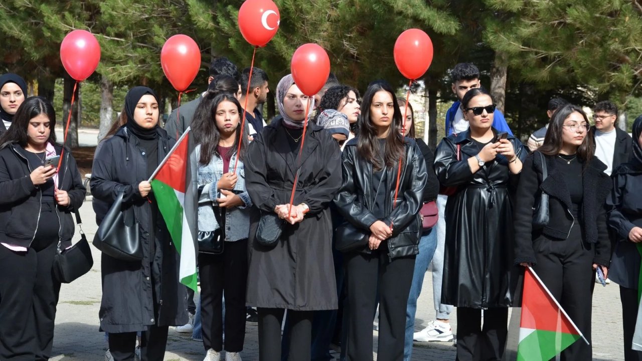 Afşin Sağlık Yüksekokulu Öğrencilerinden Filistin ve Doğu Türkistan’a Destek