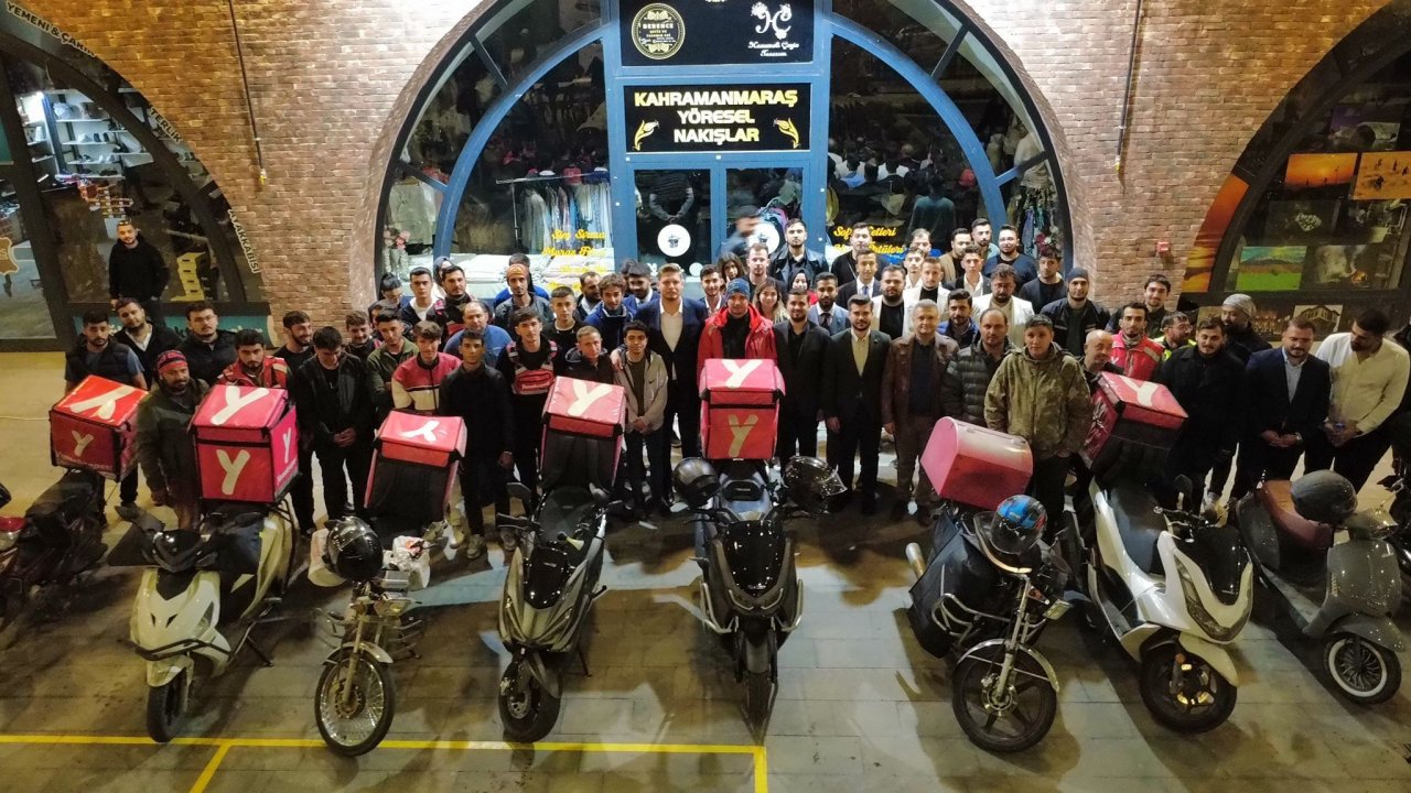 Kahramanmaraş'ta AK Parti Onikişubat’tan kuryelere özel festival sürprizi