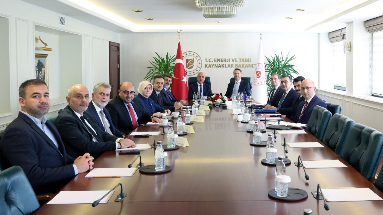 Kahramanmaraş Heyetinden Bakan Bayraktar’a Enerji Yatırımları Ziyareti