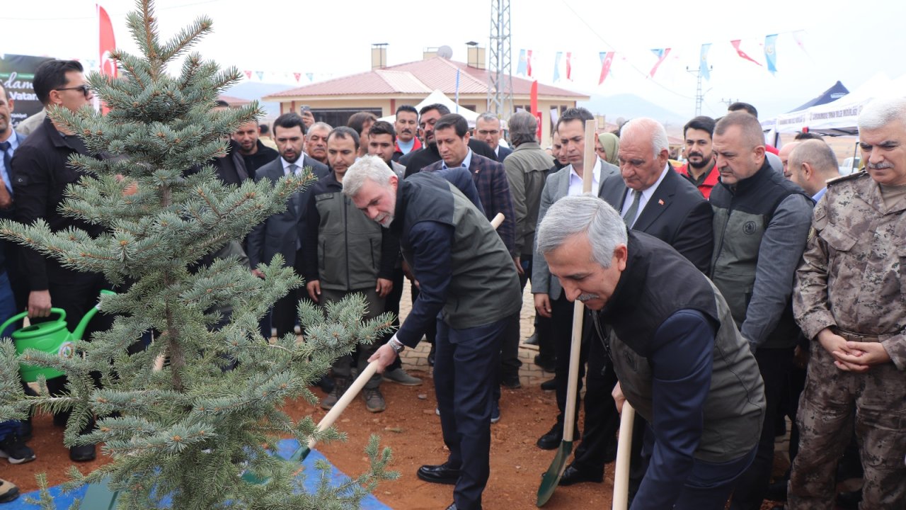 Kahramanmaraş’ta 4 Bin Fidanla “Geleceğe Nefes” Olundu