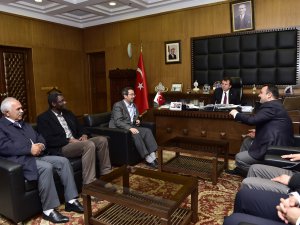 Yedi Kıta’dan Erkoç’u ziyarete geldiler