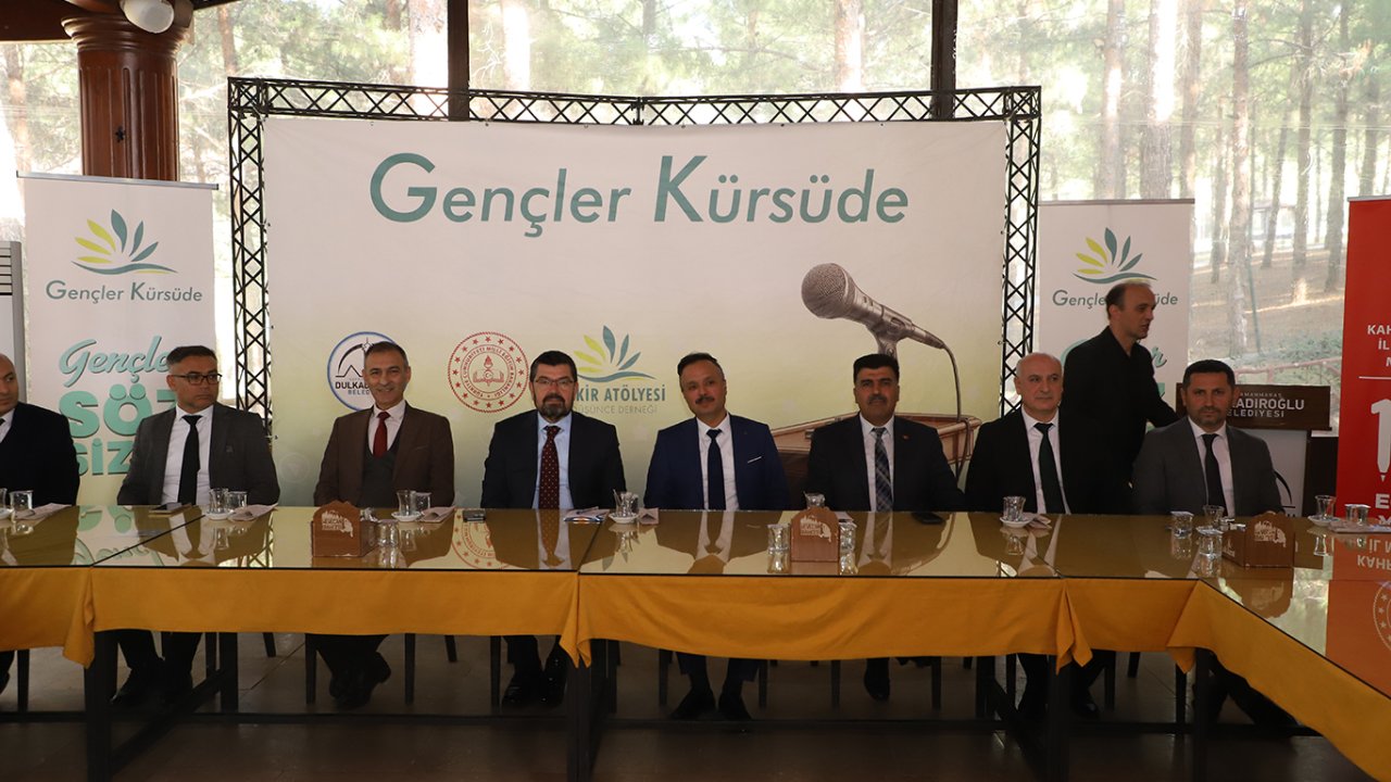 Kahramanmaraş’ta Gençler Kürsüde Projesinin Yeni Dönemi Tanıtıldı