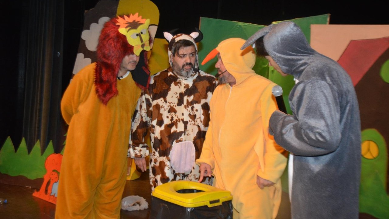 NFK’de Çevre Temalı Tiyatro Coşkusu Geri Dönüşüm Ormanı” Sahnede