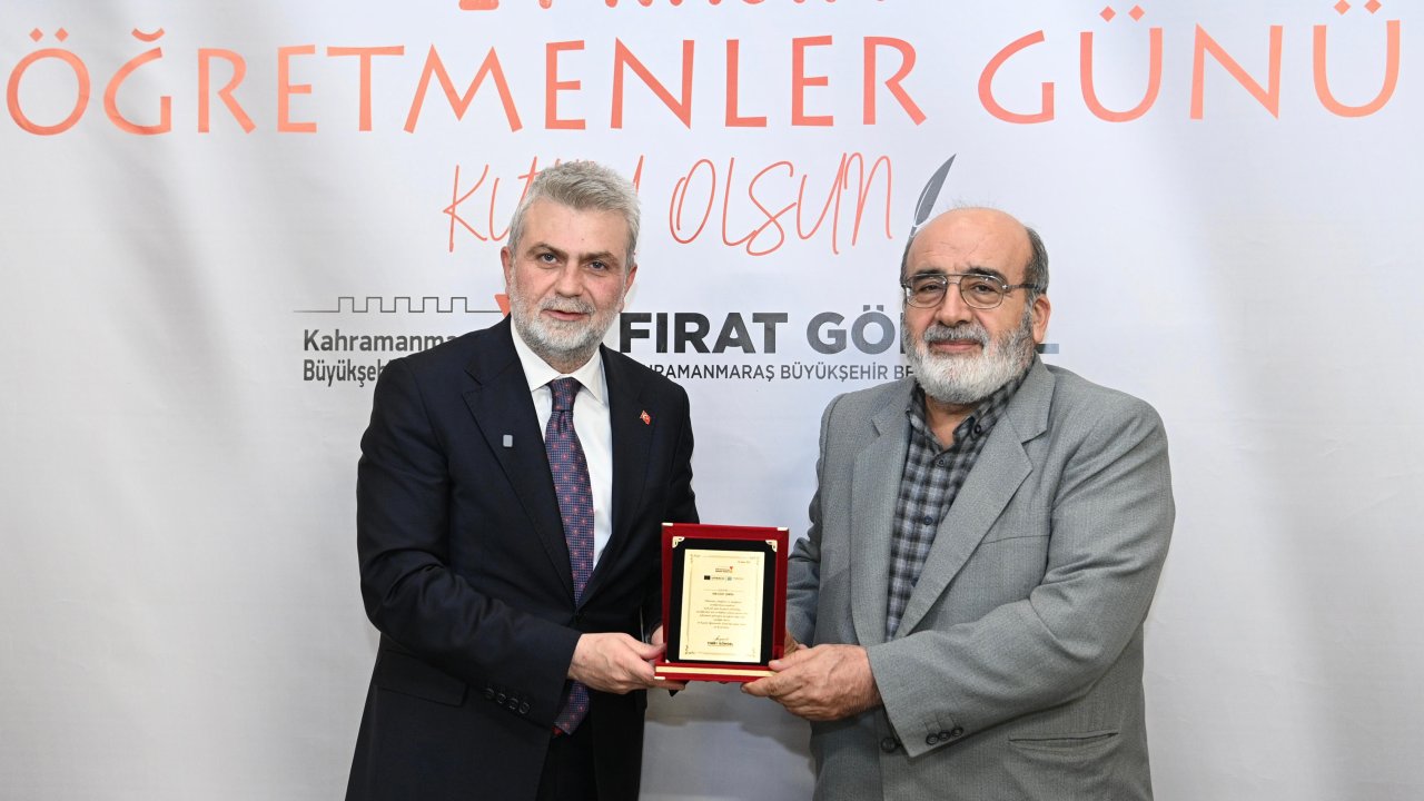 Başkan Fırat Görgel  Öğretmenlerimiz Bu Milletin Kaderini Değiştiren Kahramanlardır