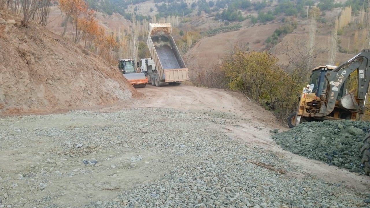 Dulkadiroğlu’nda Kış Öncesi Yol Çalışmaları Hızlandı