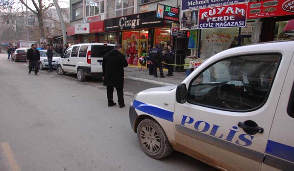 BIÇAKLI KAVGADA 1 KİŞİ AĞIR YARALANDI