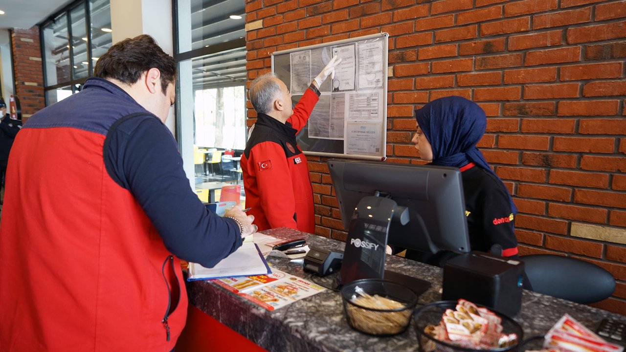 Büyükşehir Zabıtasından Uzun Çarşı’da Kapsamlı Denetim