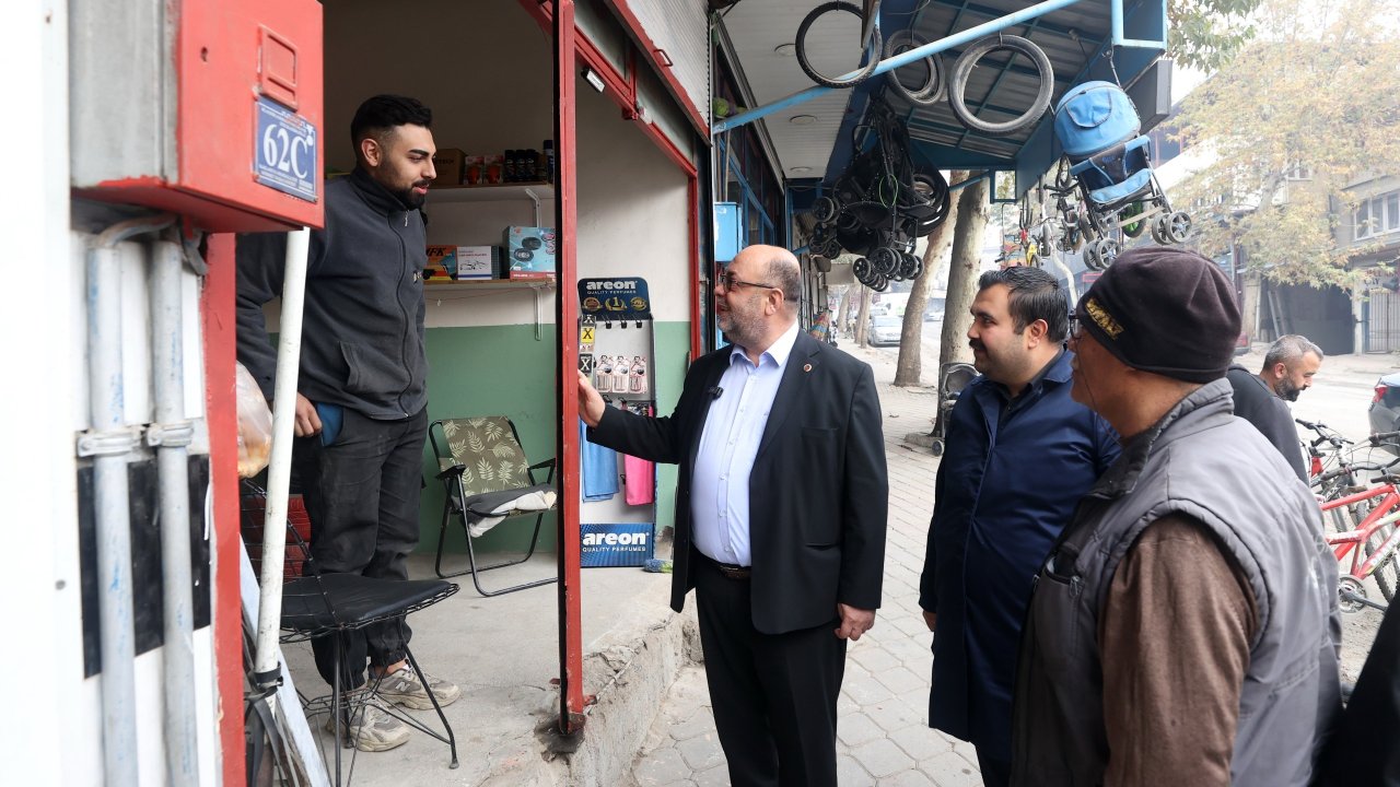 Başkan Akpınar'dan Sakarya Çarşısında Esnaf Ziyareti