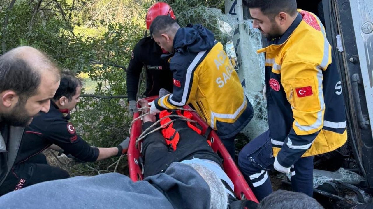 Kahramanmaraş’ta kamyon uçuruma yuvarlandı