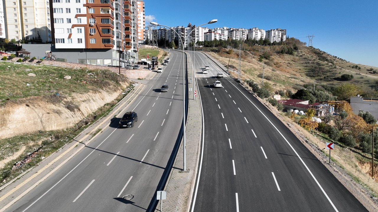 Bahçeci Hoca Bulvarı, Güçlendirmenin Ardından Yeniden Trafiğe Açıldı
