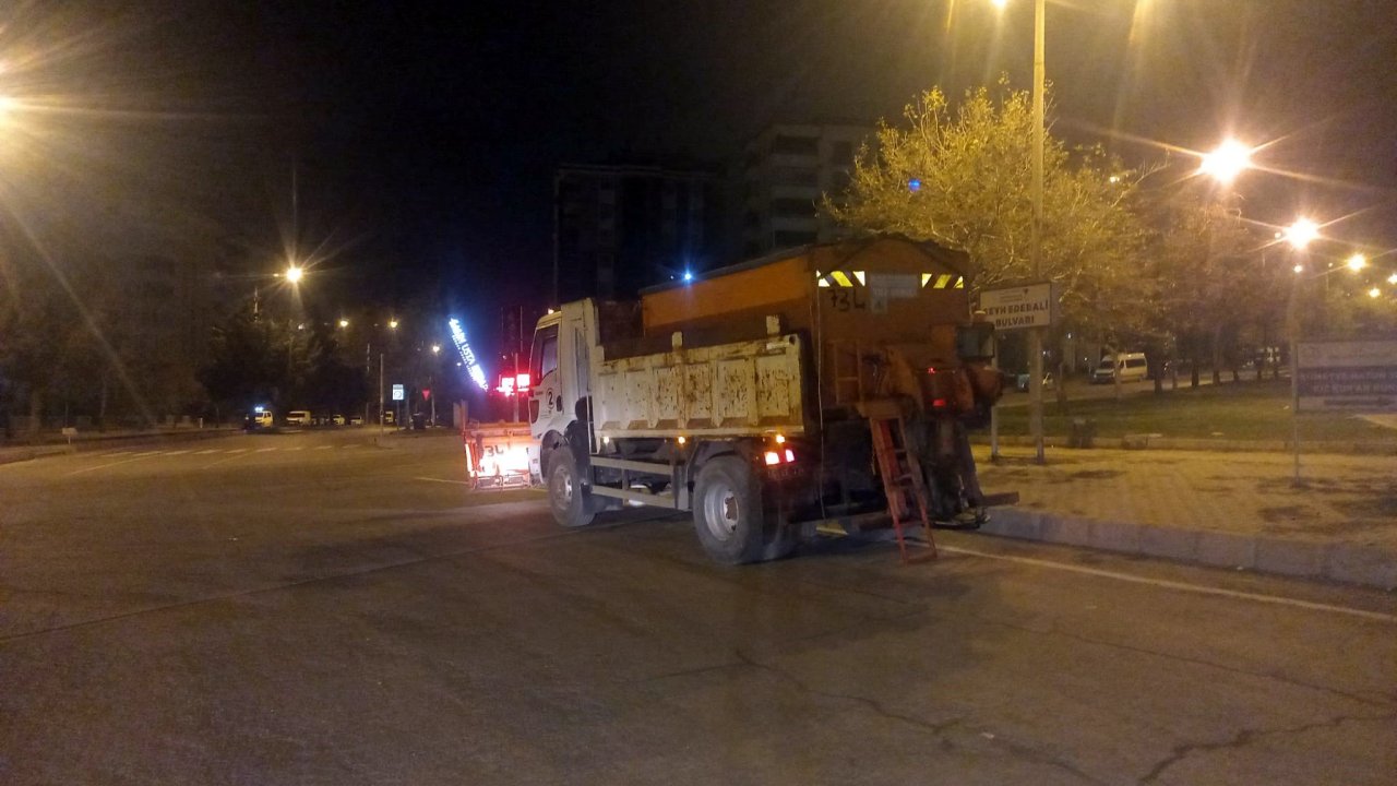 Büyükşehir Belediyesi Kar ve Buzlanmaya Karşı Hazır