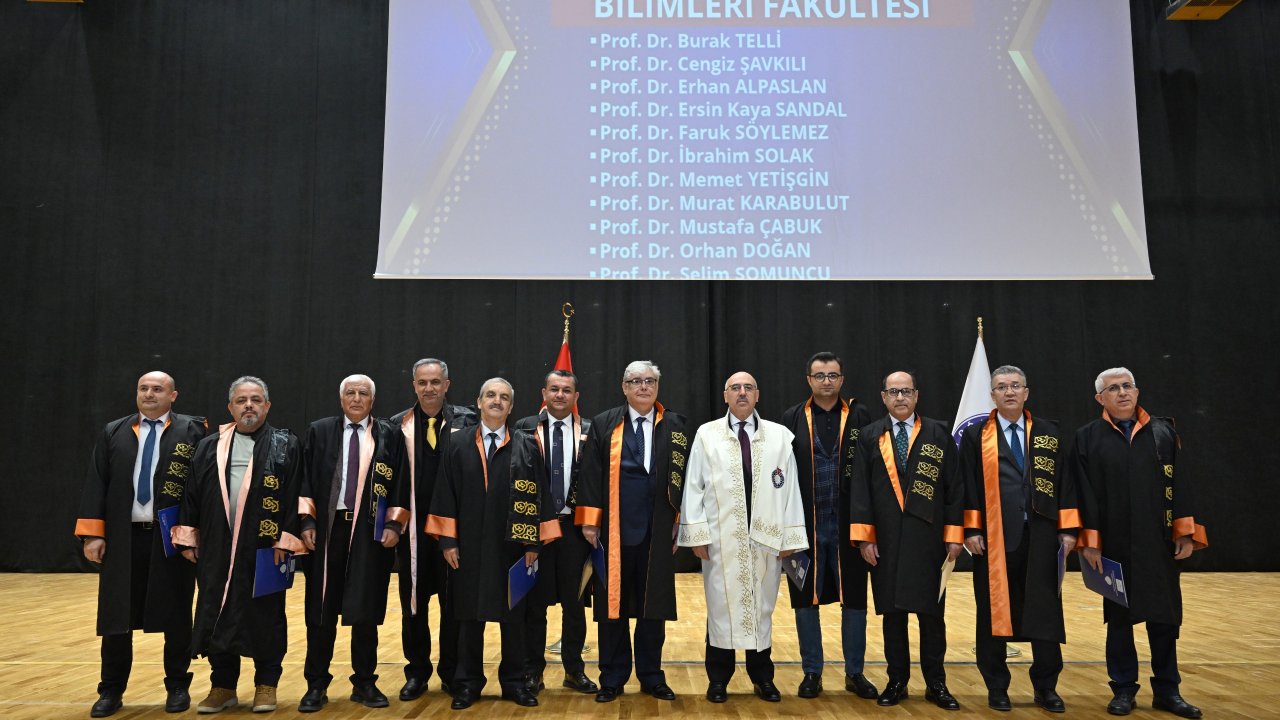 KSÜ’de  Profesörlüğe Yükselen İsimlere Belgeleri Verildi