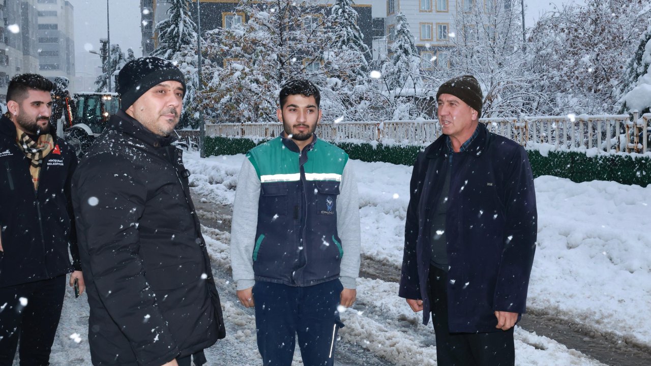 Başkan Toptaş Ekiplerimiz Kar ve Donla Mücadelede Sahada