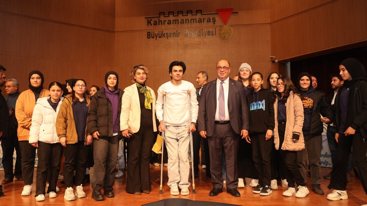 Dulkadiroğlu'nda Liseli Gençlere Kültür Ve Fikir Projesi Bilgi Yarışması