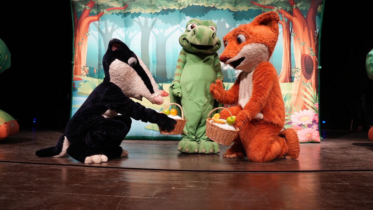 Büyükşehir, “Sevimli Dinozor Dobizor” ile Minikleri Sanatla Buluşturdu