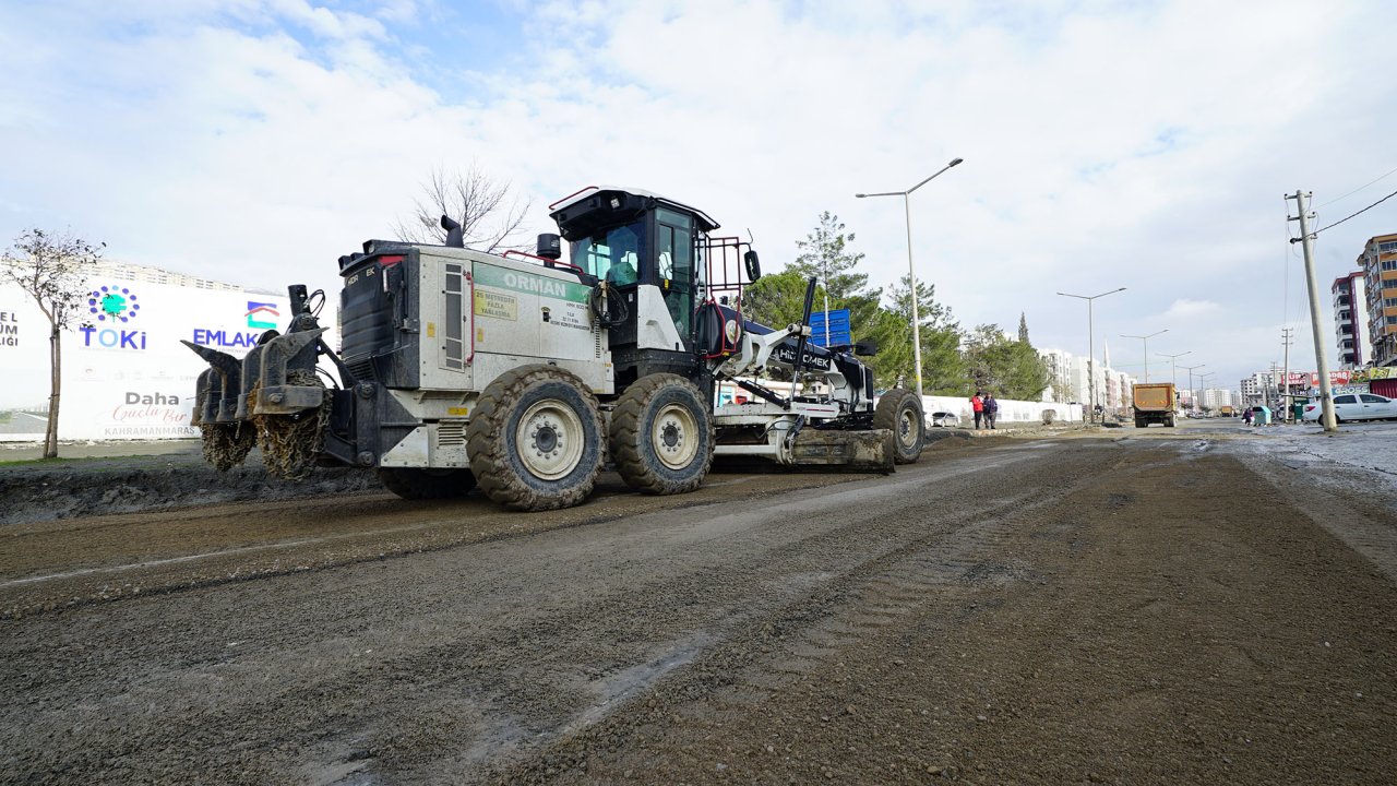 Büyükşehir Belediyesi’nden Bozulan Arterlere Hızlı Onarım