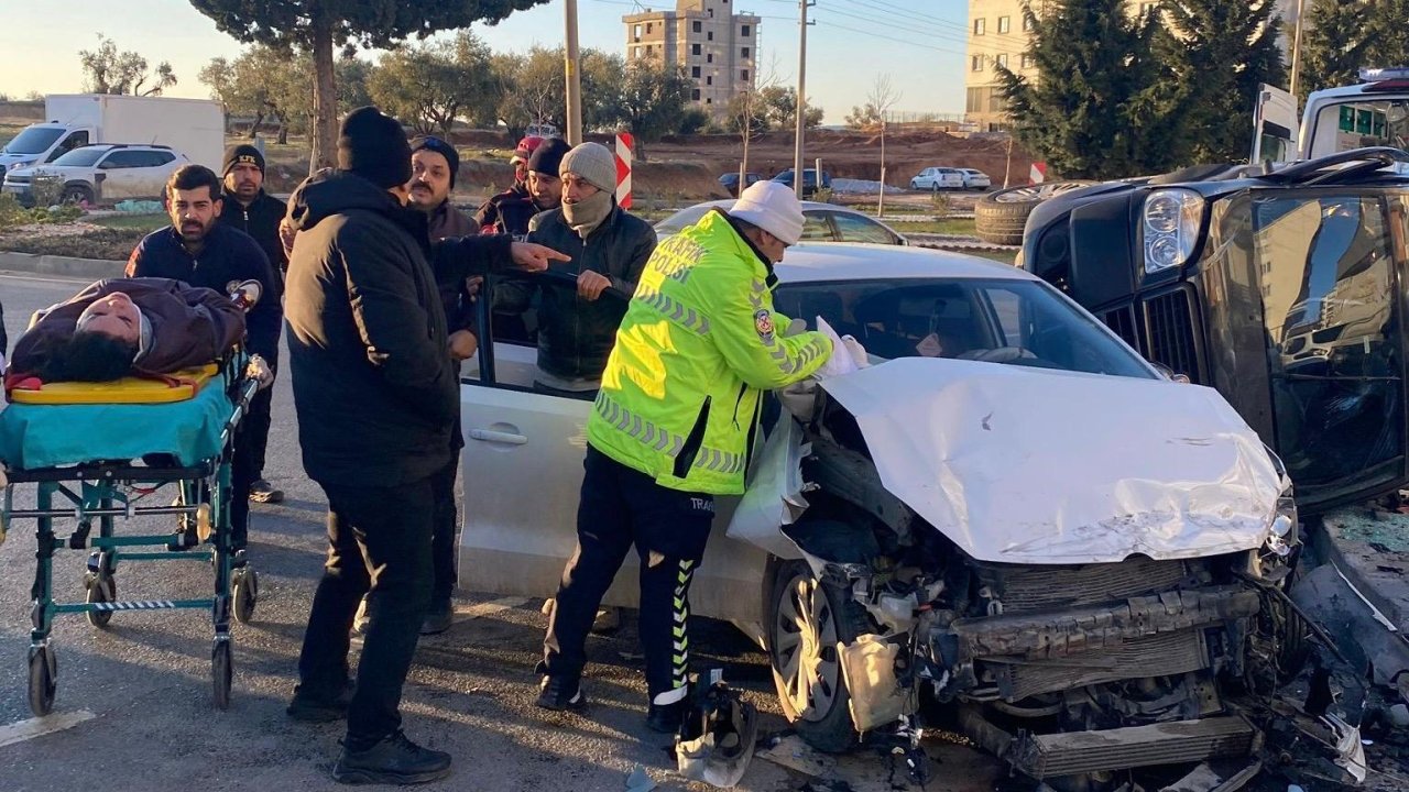 Kahramanmaraş’ta Çift Taraflı Trafik Kazası: 3 Yaralı