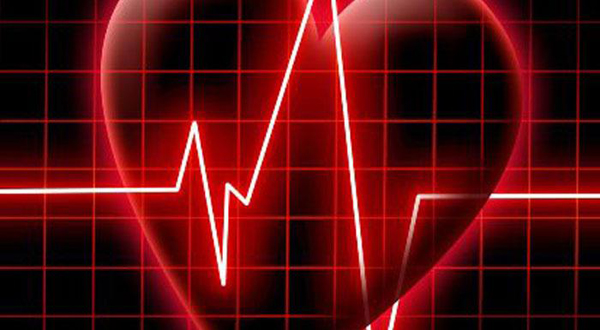 KALP KRİZİ GEÇİREN ŞAHIS YOLDA ÖLDÜ