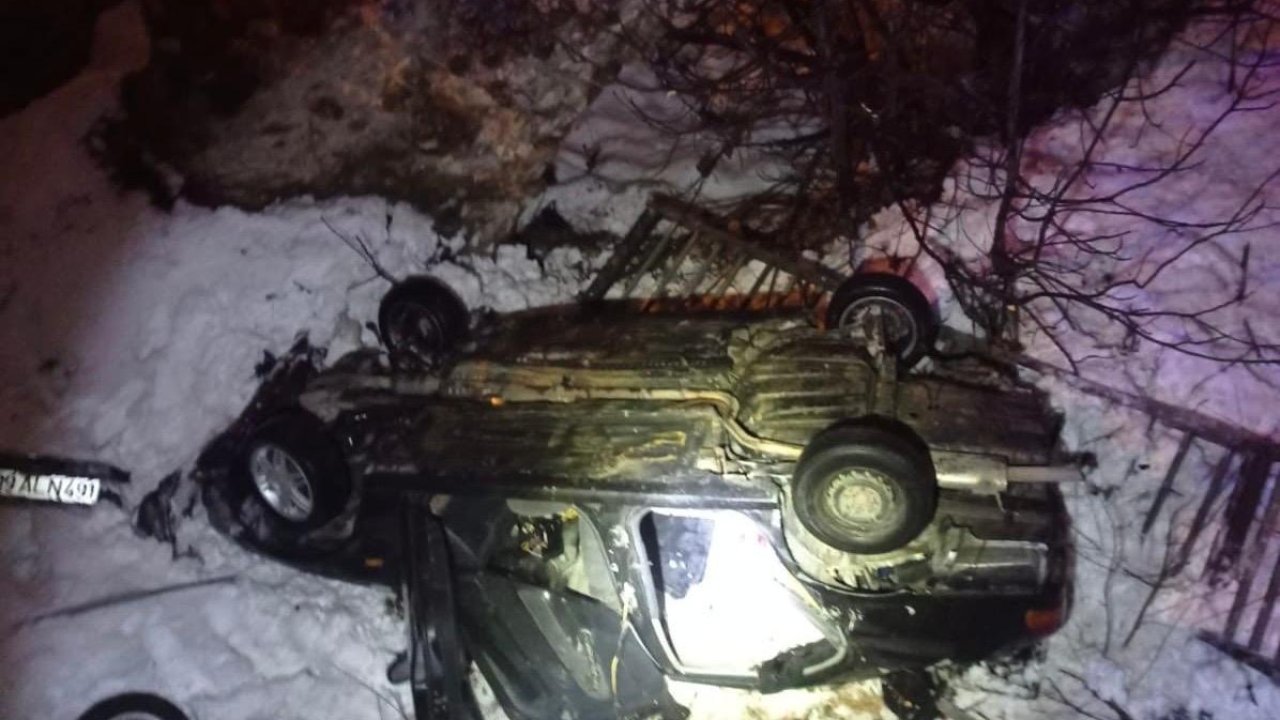 Kahramanmaraş’ta otomobil köprülü kavşaktan aşağı düştü