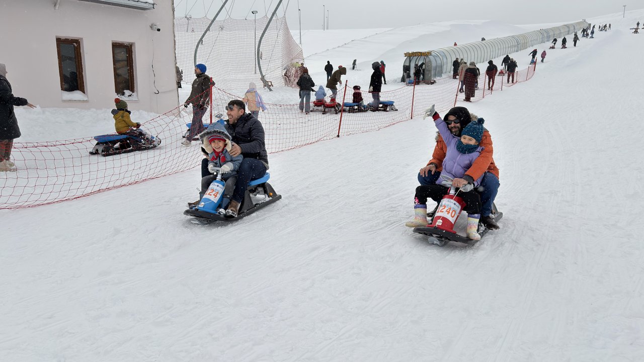 Kahramanmaraş'ın  Kayak Merkezi Yedikuyular’a Yoğun İlgi