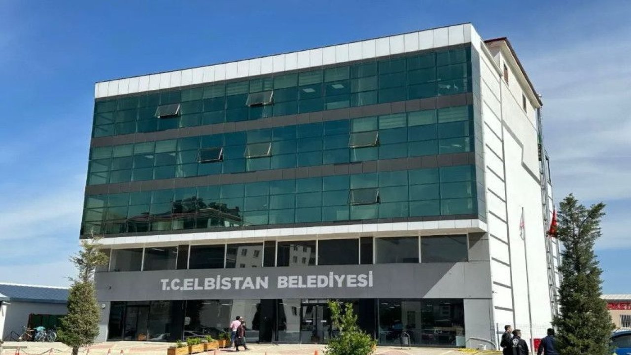 Kahramanmaraş'ın Elbistan Belediyesi’nde meclis üyesi partisinden istifa etti