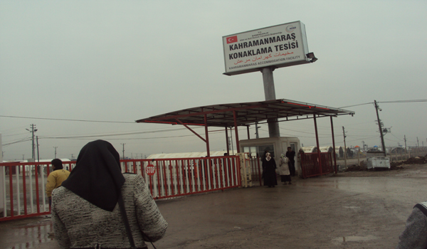 SAADET İL HANIM KOLLARI, ÇADIR KENTTE SURİYELİLERİ ZİYARET ETTİ