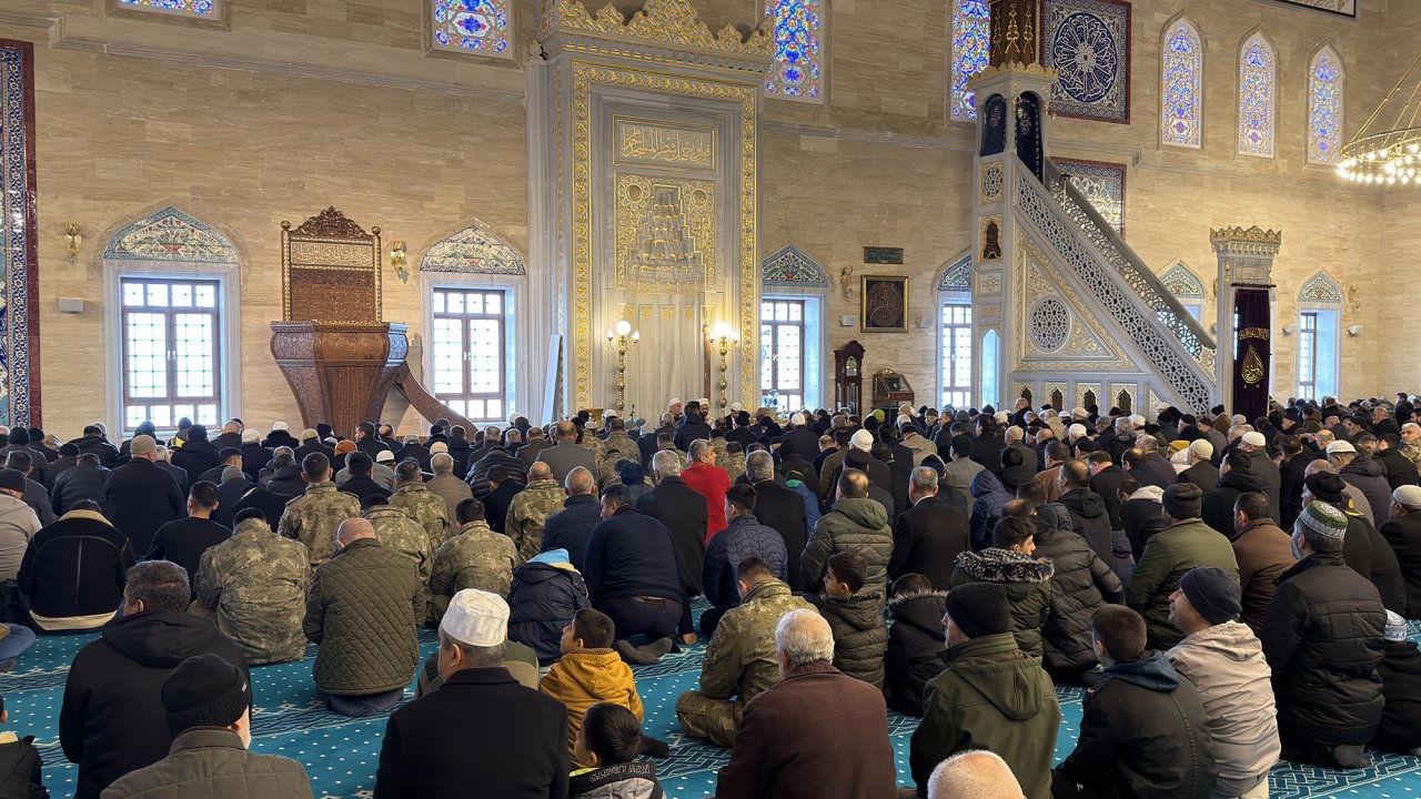 Abdülhamid Han Camii’nde Deprem Şehitleri İçin Manevi Buluşma
