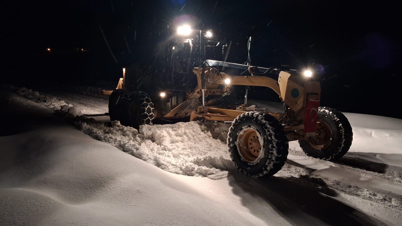Büyükşehir, Kırsalda Karla Mücadelesini Sürdürüyor