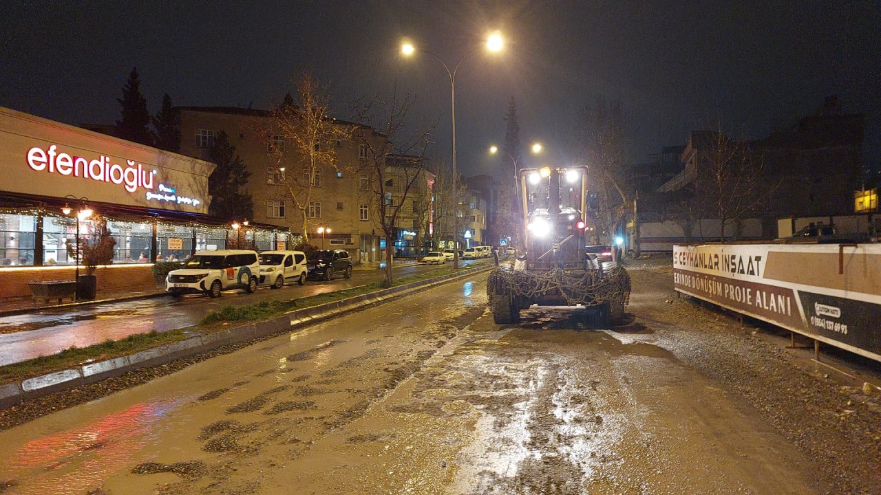 Kahramanmaraş’ta Bozulan Yollar İçin  Onarım Seferberliği