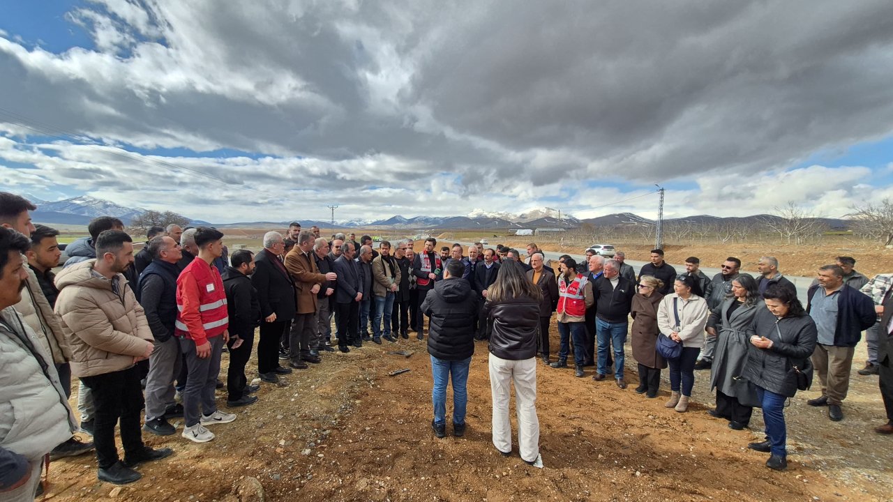 CHP İl Başkanı Ateş’ten Afşin’deki Hüyüklü Kavşağı İçin Acil Düzenleme Çağrısı