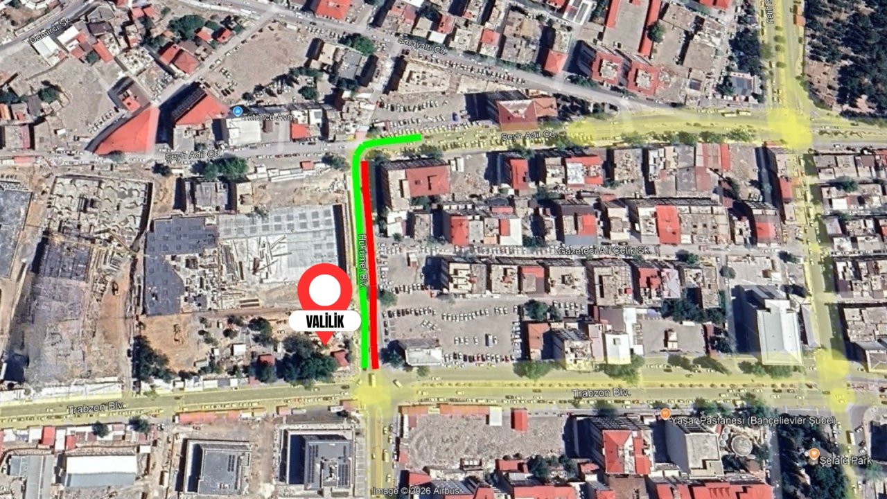 Sürücülerin Dikkatine Trabzon Bulvarı’nda  Yol Kapalı