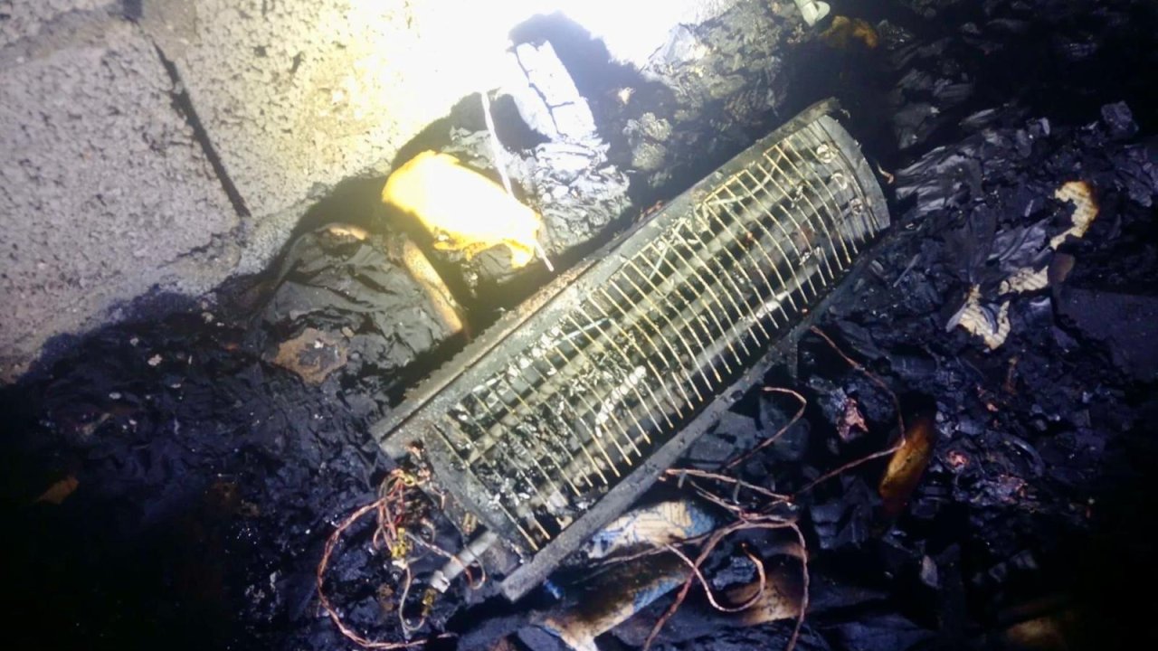 Kahramanmaraş’ta evi paraları yandı sadece Kuran’ı Kerim zarar görmedi