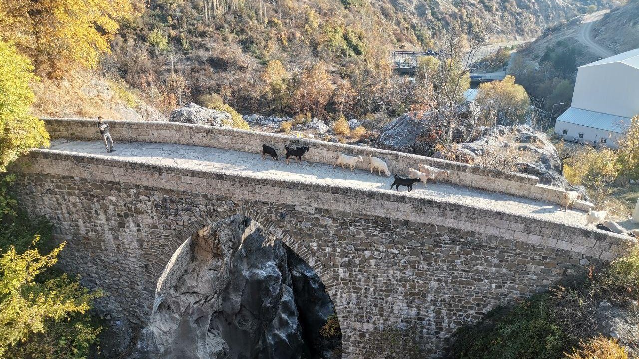 Kahramanmaraş’ta 15. Yüzyıldan Kalan Tarihi Köprü Depremlere Meydan Okudu