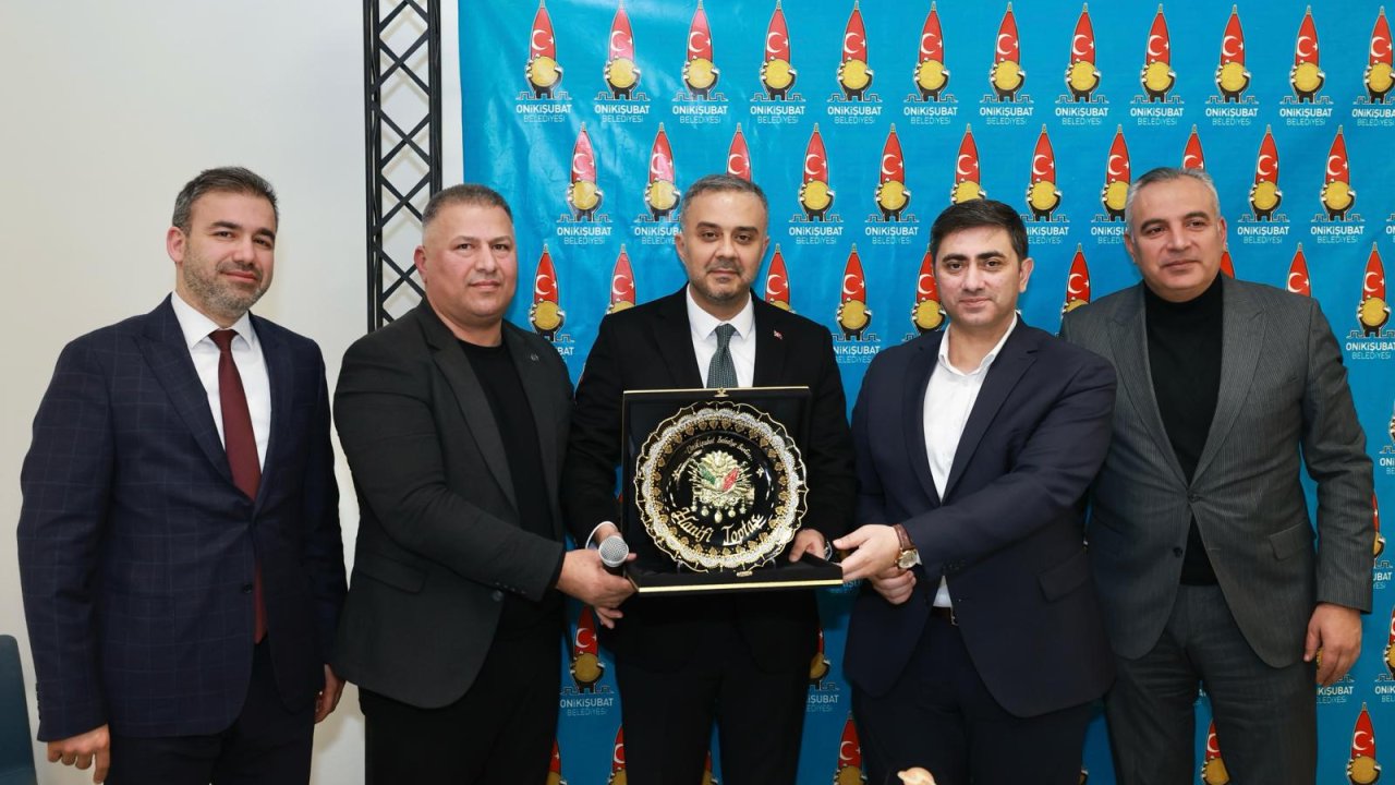 Başkan Toptaş muhtarlarla iftar sofrasında buluştu