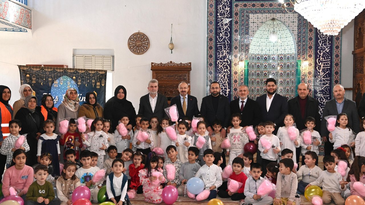 Başkan Fırat Görgel Çocukların Tekne Orucu Sevincine Ortak Oldu