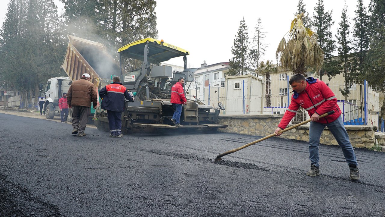 Büyükşehir Dulkadiroğlu’nda Asfalt Yenileme Hamlesine Durmaksızın Devam Ediyor