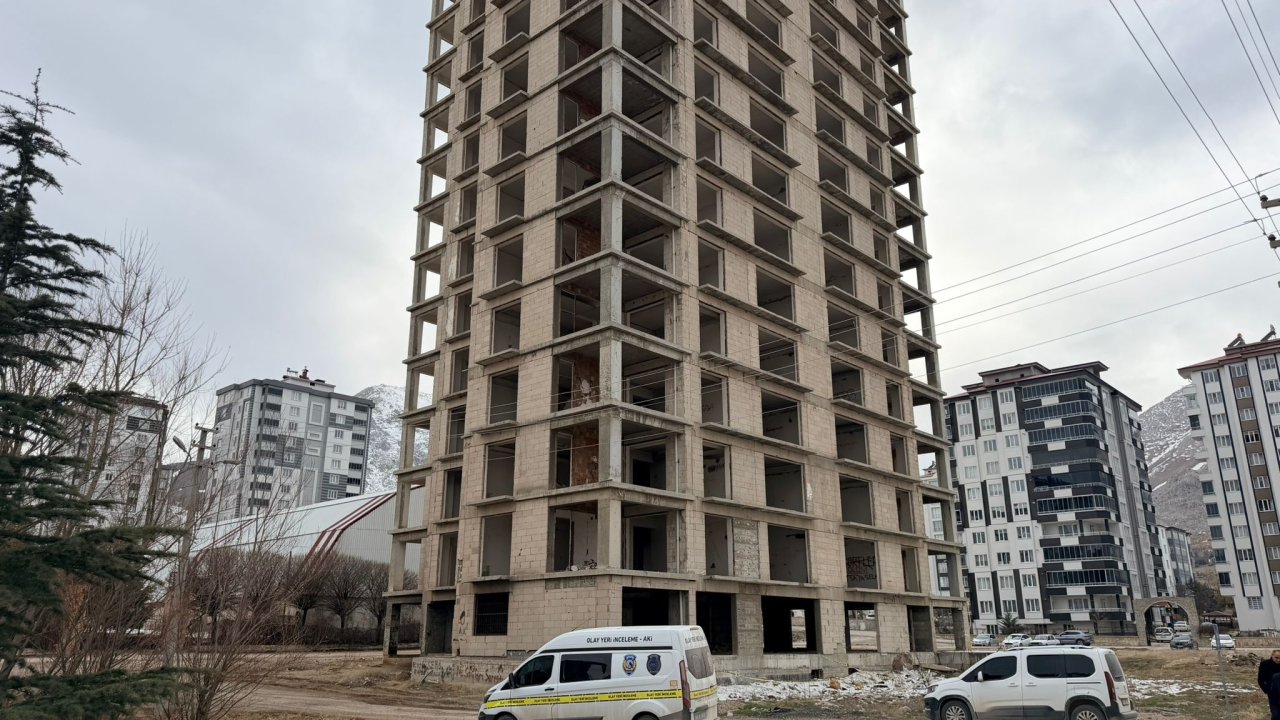 Kahramanmaraş’ta 18 Yaşındaki Genç Kız İnşaattan Atlayarak Hayatını Kaybetti