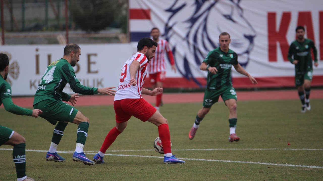 Akedaş İstiklalspor Lider Bursaspor ile Berabere Kaldı