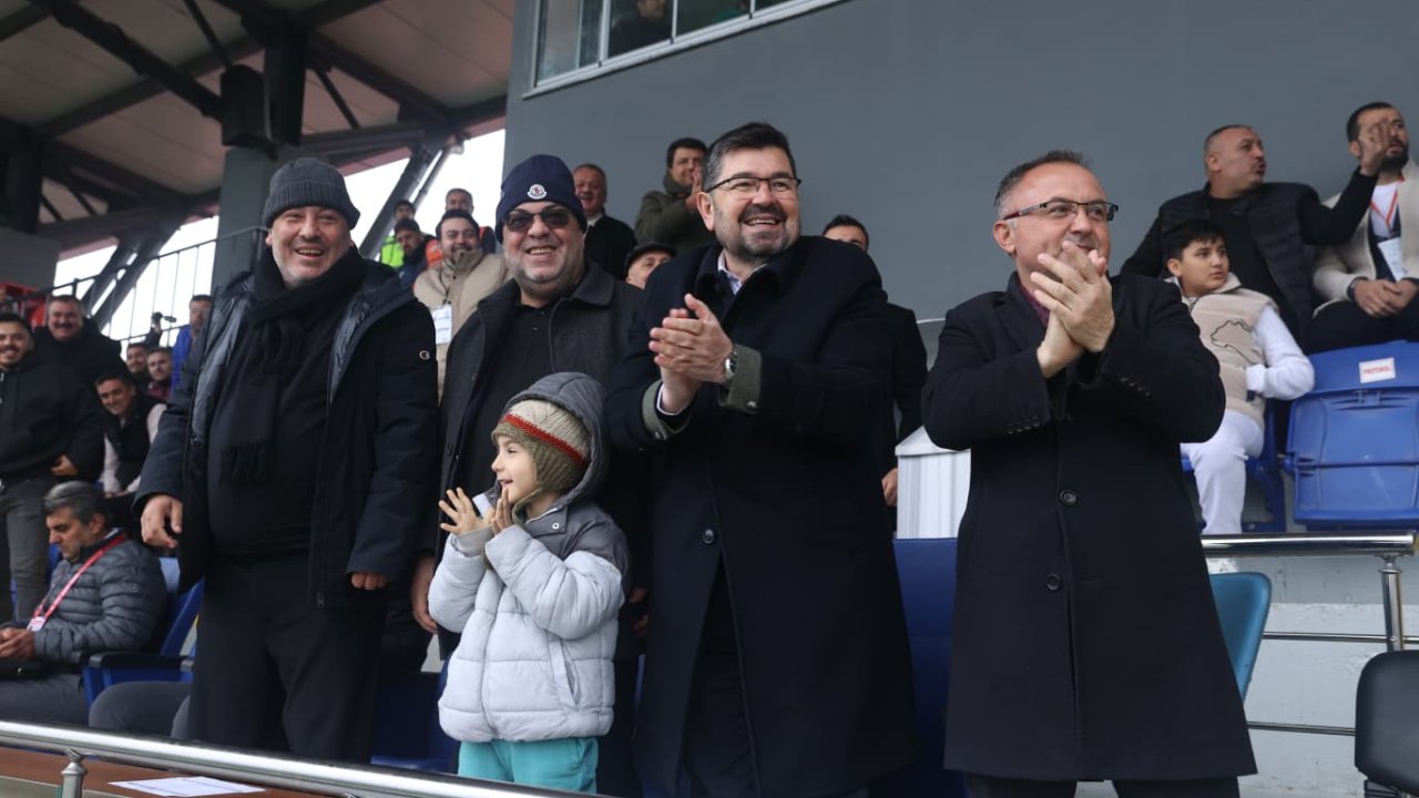 Başkan Akpınar’dan Karpedo Dondurma Kahramanmaraşspor’a Galibiyet Hediyesi