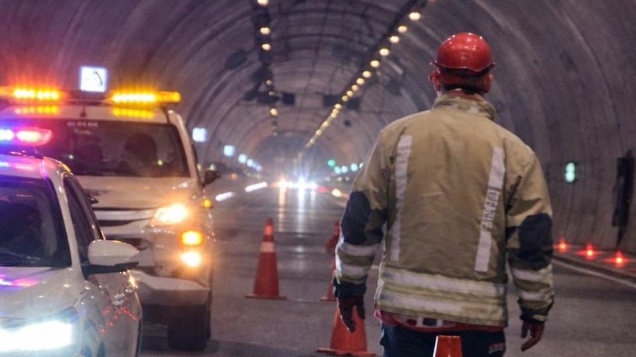 Tünelde faciadan dönüldü üniversite yolunda kaza: 2 yaralı