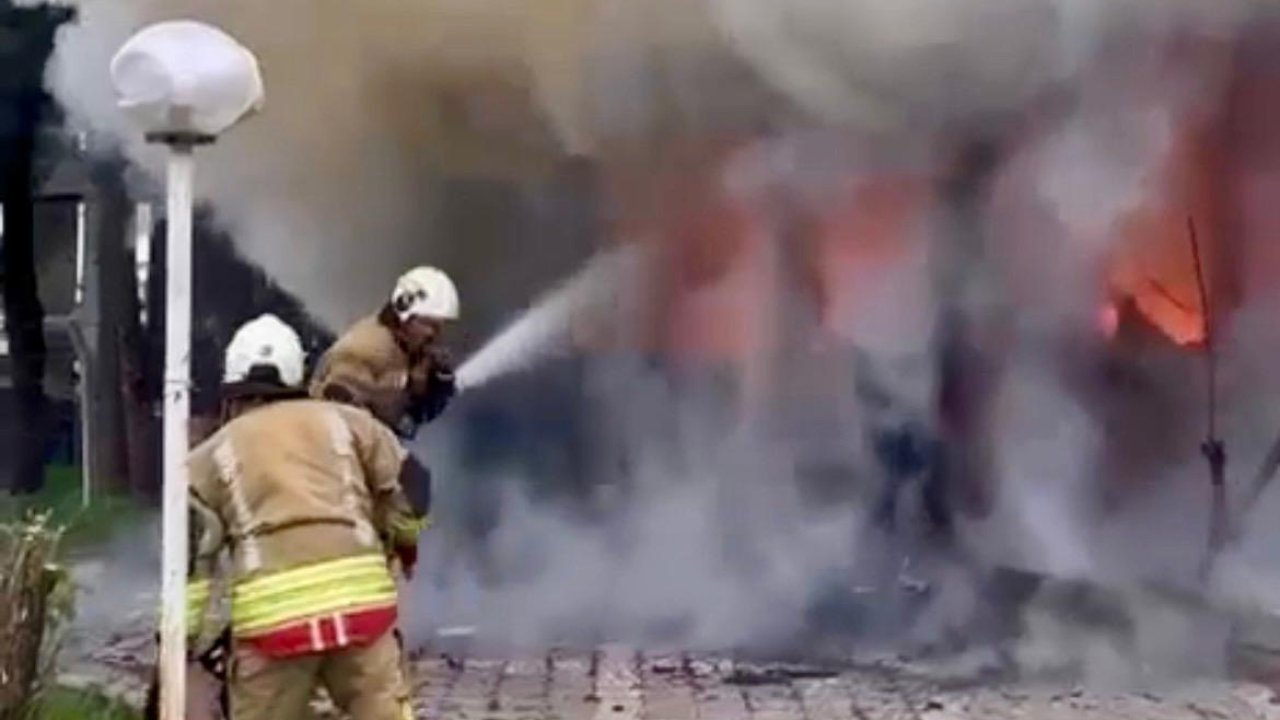 Kahramanmaraş’ta baraka yangını korkuttu