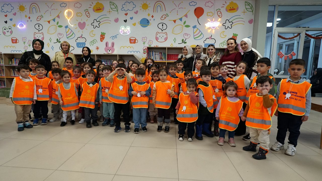 Minik Okurlar Masalların Büyülü Dünyasında Buluştu