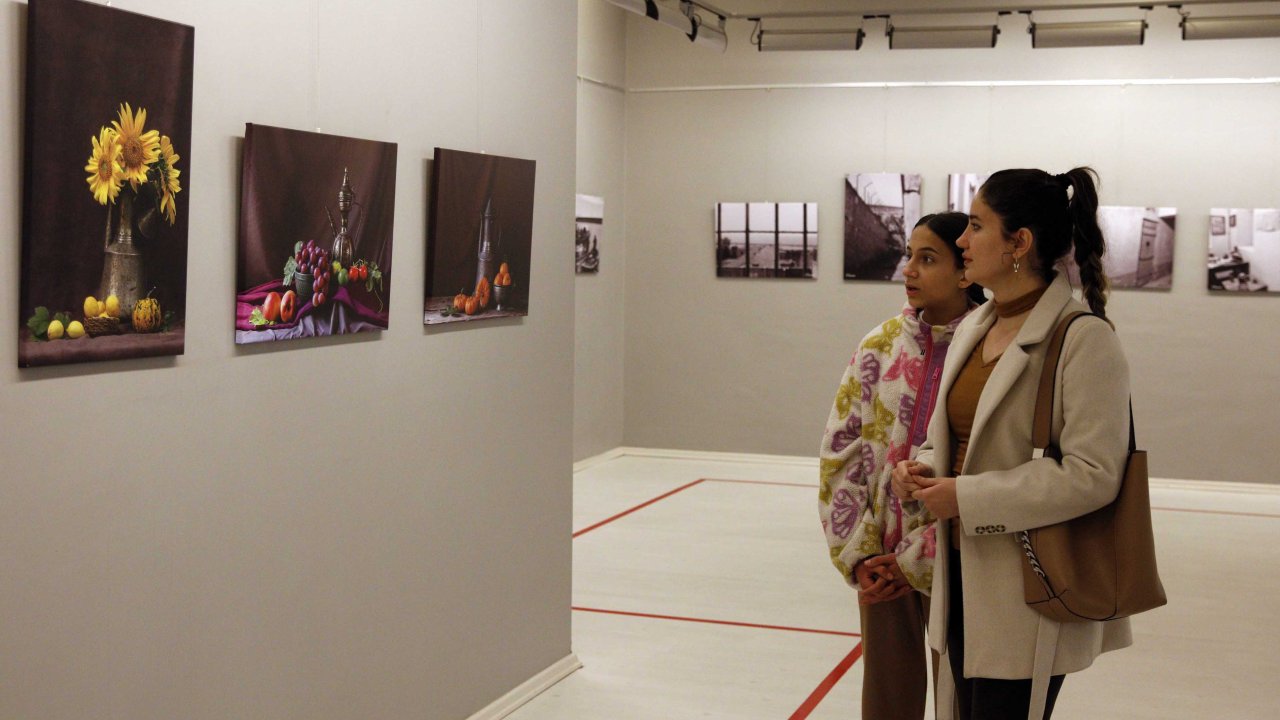 Resim Öğretmenlerinden SANKO Sanat Galerisi’nde Fotoğraf Sergisi