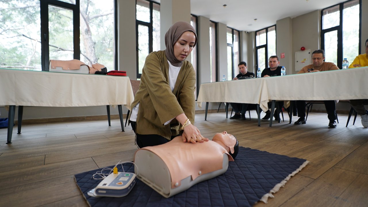 Büyükşehir Personeline İlk Yardım Eğitimi Hizmet Kalitesi Artıyor