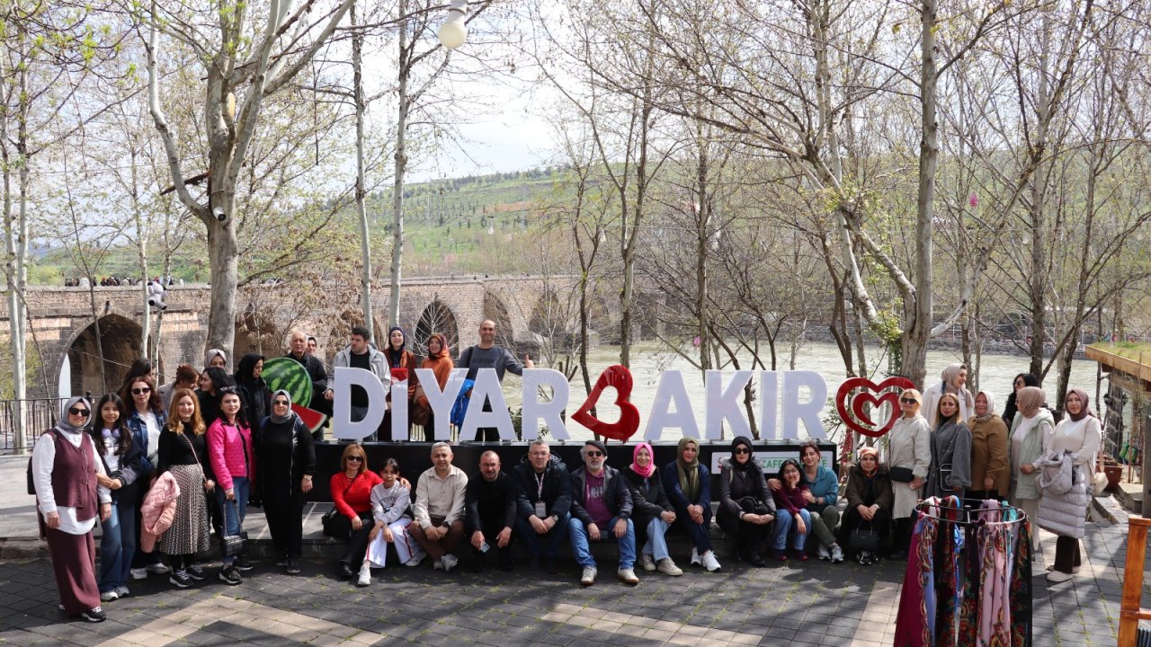 Kahramanmaraşlı Öğretmenler Diyarbakır’ın Kültürel Mirasını Keşfetti