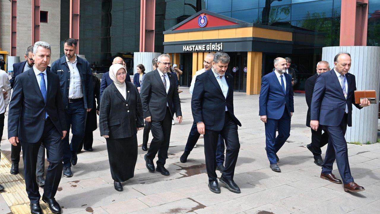 Milletvekillerinden Yaralı Öğrencilere Ziyaret