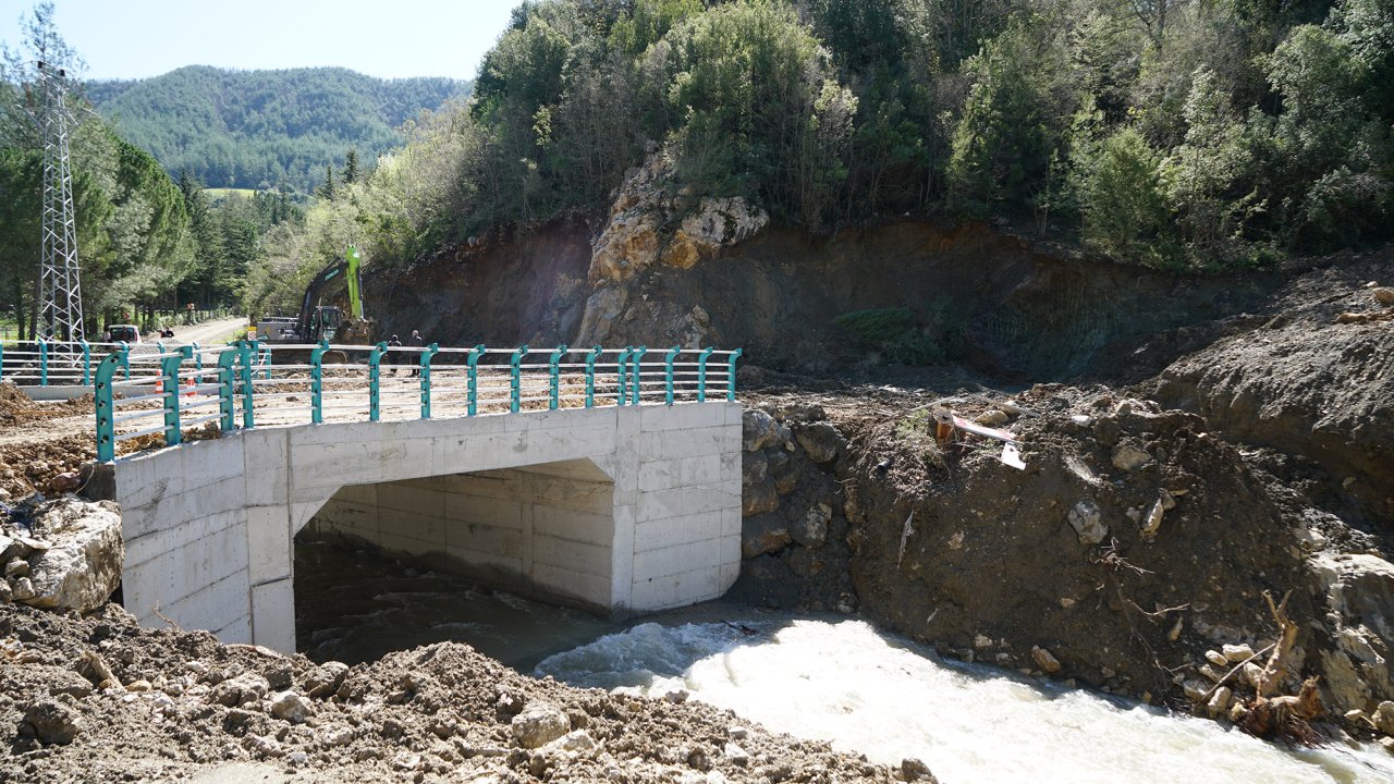 Andırın Kırsalına Ulaşımı Rahatlatan Yeni Köprü Hizmete Hazır