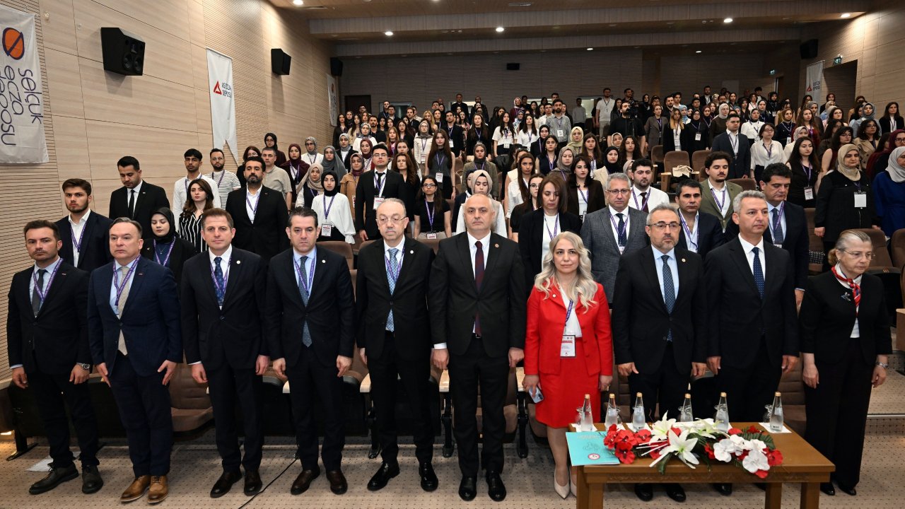 KSÜ’de Eczacılık Dünyası Buluştu