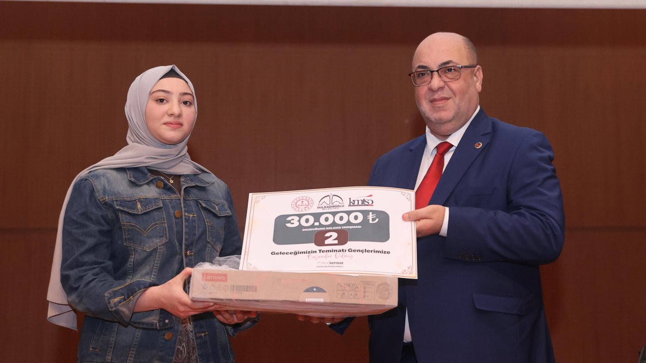 EŞİK Projesi Finalinde Gençler Bilgi ve Yetenekleriyle Öne Çıktı